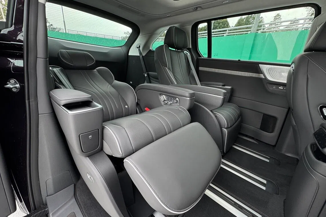 Enjoy the zero-gravity second-row seats which provide a 10-point massage.